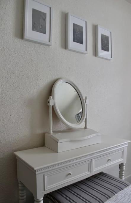 Holiday home With Seafront Hut, Lyme Regis, Dorset Lyme Regis